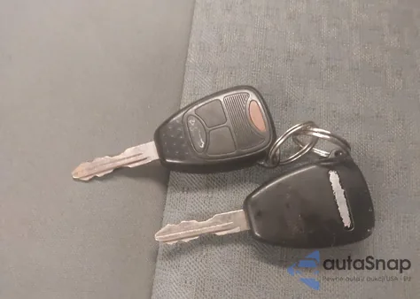 2005 Jeep Liberty Sport z USA, uszkodzony, nr VIN 1J4GL48K05W619165